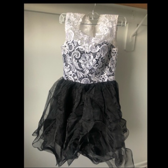 Dress - Picture 1 of 3